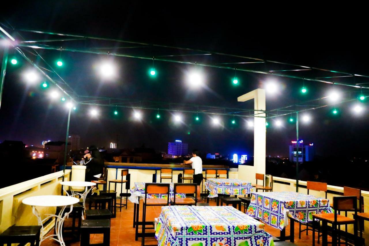 Adp Homestay & Coffee Ðồng Hới Buitenkant foto